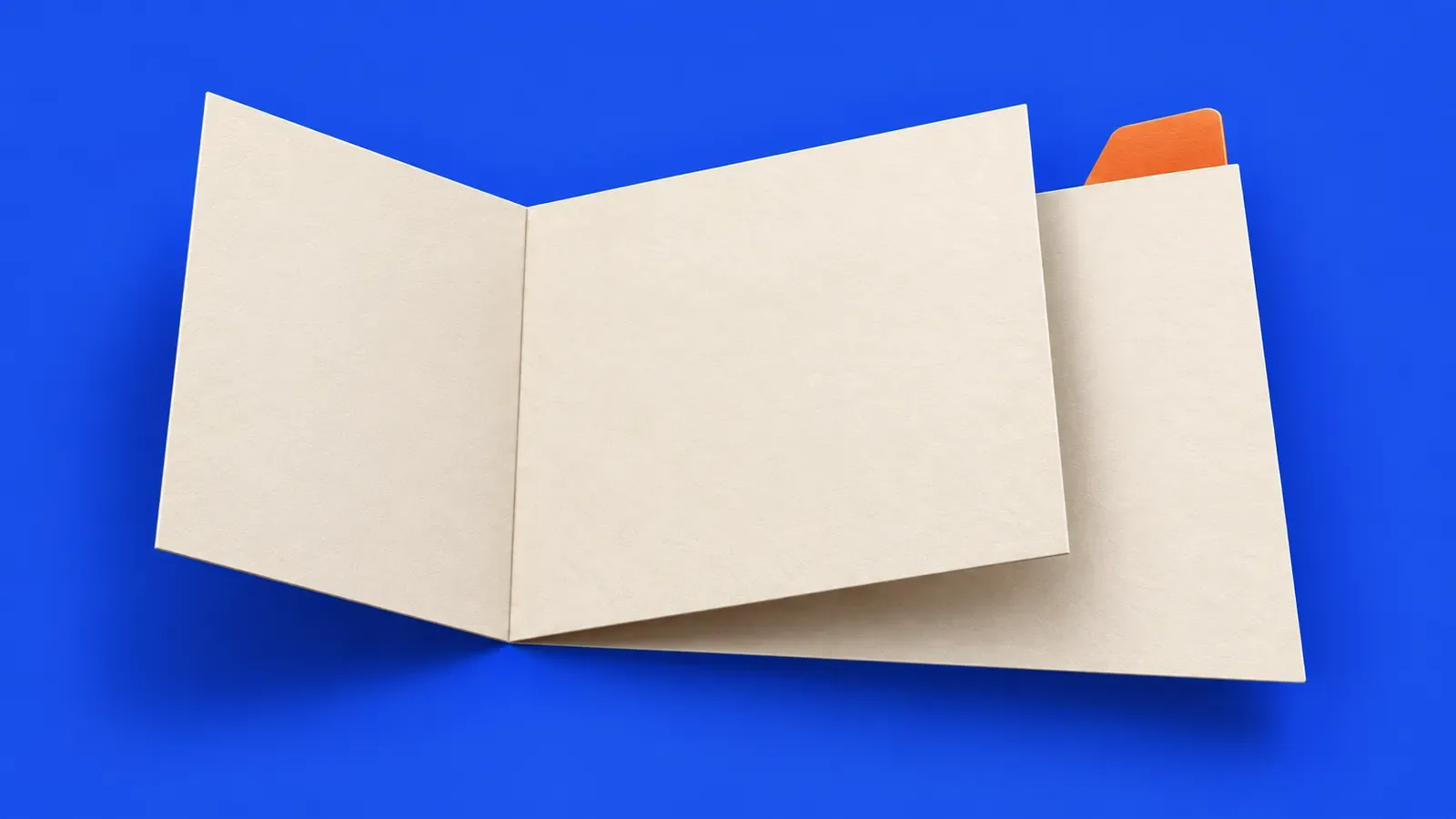 Buku kecil dan sarung kertas kosong sebagai hiasan untuk panduan UASA.